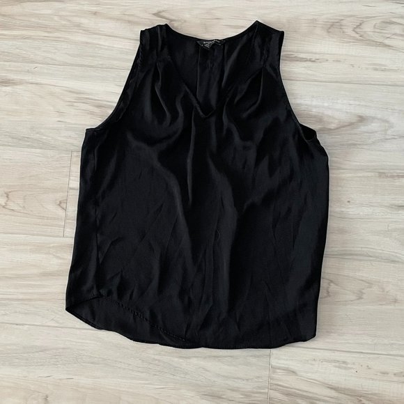 Banana Republic Pleated V-Neck Tank - Sz M - Picture 2 of 5